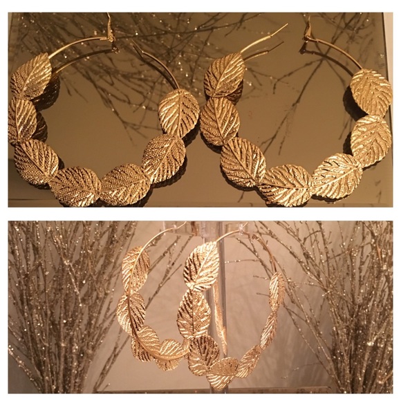 Jewelry - Gold Leaf Hoop Earrings✨✨